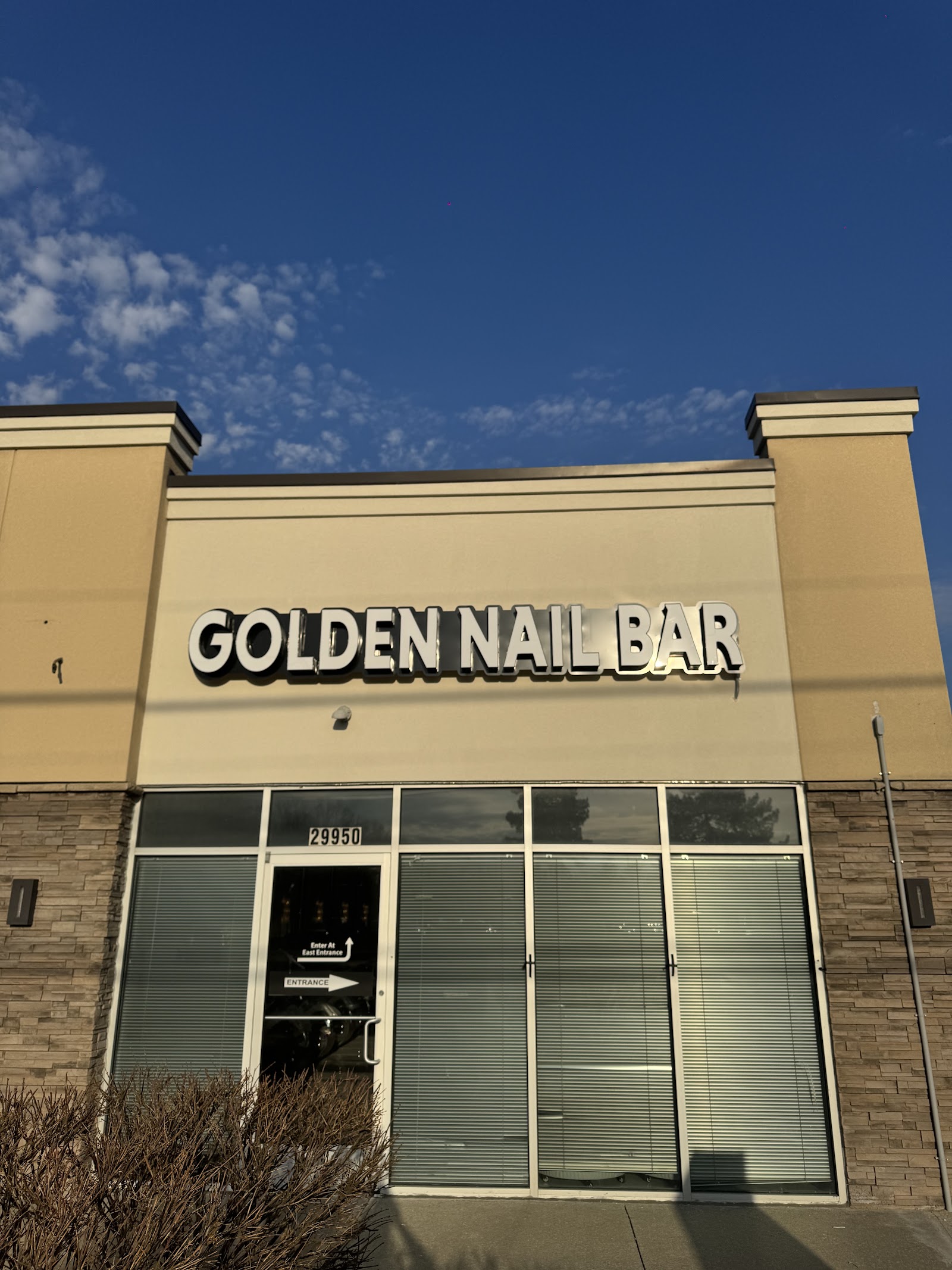 Golden Nail Bar in Southfield