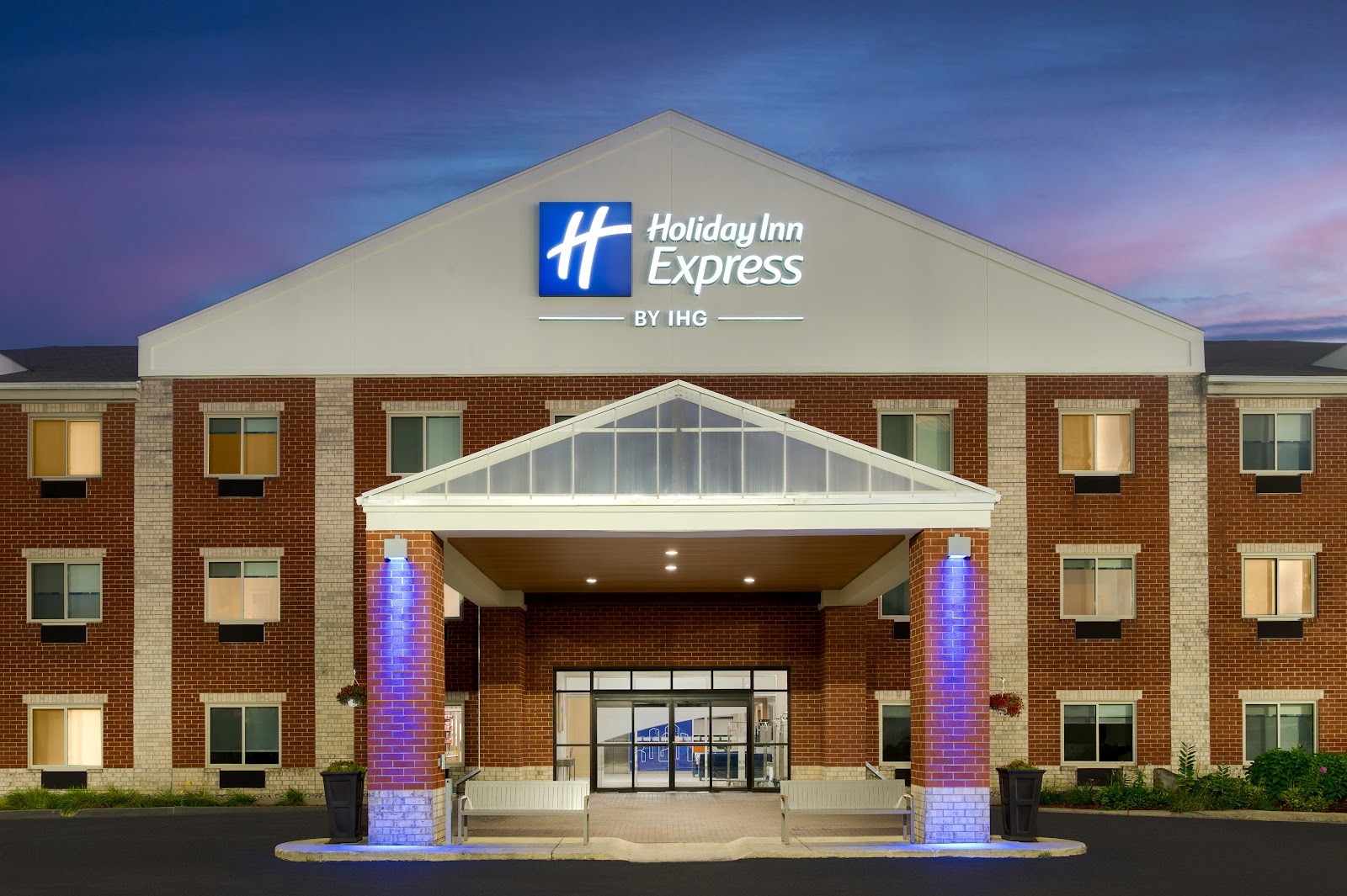 Holiday Inn Express & Suites Southfield - Detroit by IHG — photo