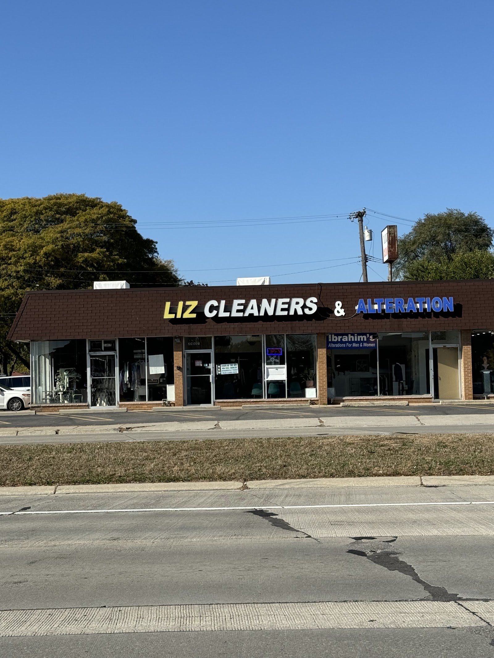 Liz Dry Cleaners & Alterations in Southfield